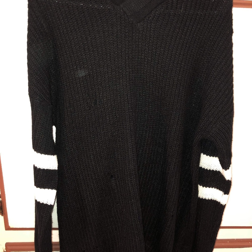 NWOT MORAL FIBER LG DISTRESSED KNIT HOODED SWEATER